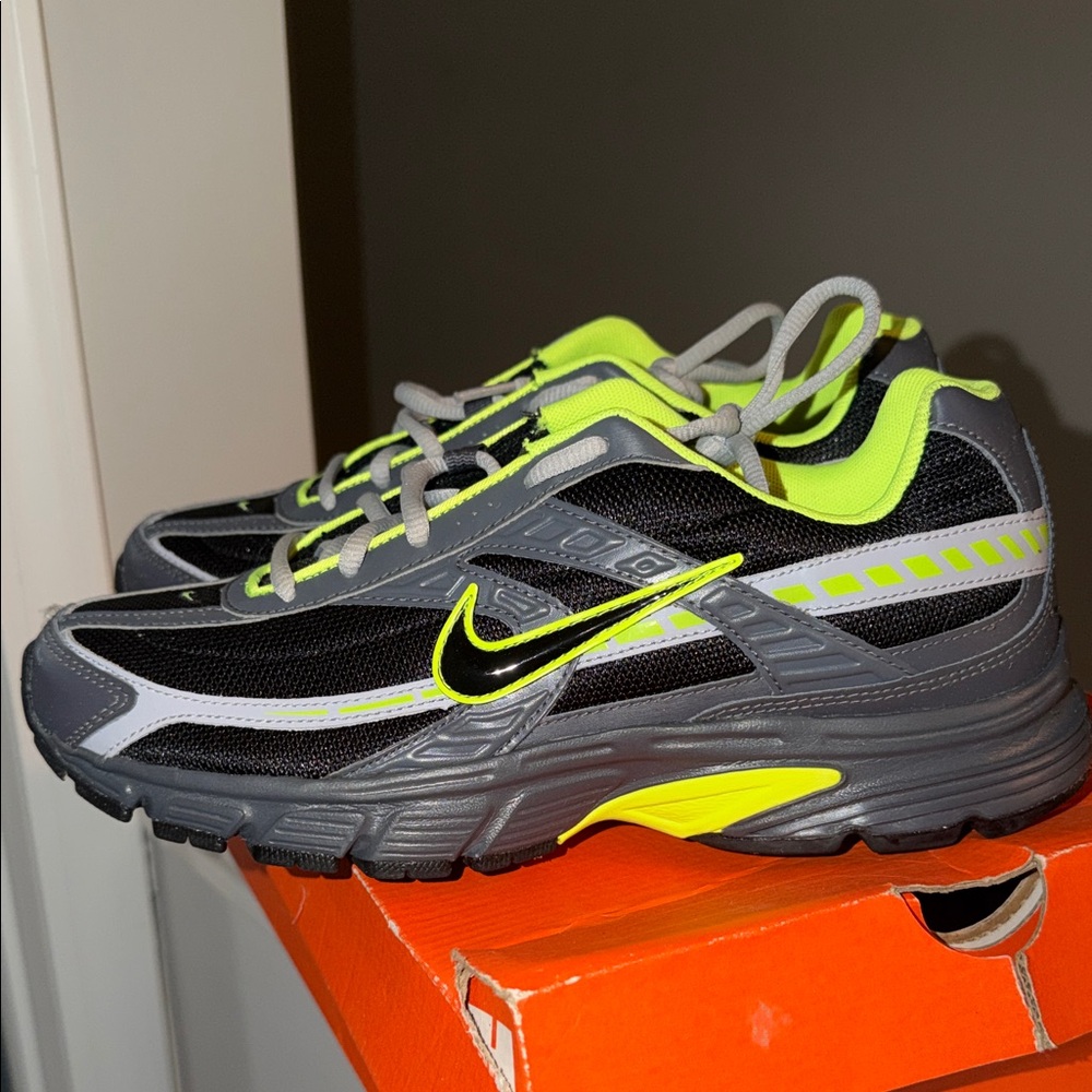 Nike Initiator